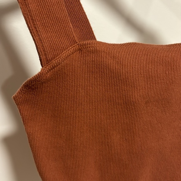 Abercrombie & Fitch cropped tank. - Picture 2 of 6